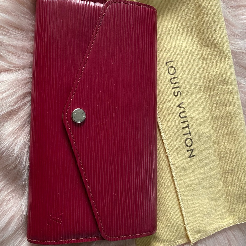 Louis Vuitton Sarah wallet epi  100% Authentic